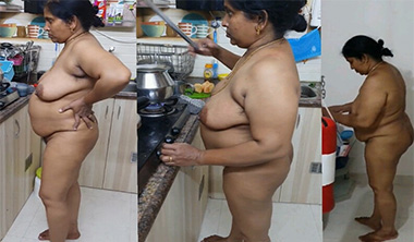 Tamil Houewife Aunty – Bathing Nude Capture by Husband